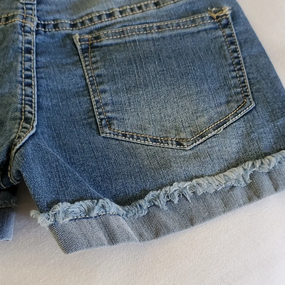 Girls Denim Ligth Wash Jean Shorts Embroidered Distressed Sz 7